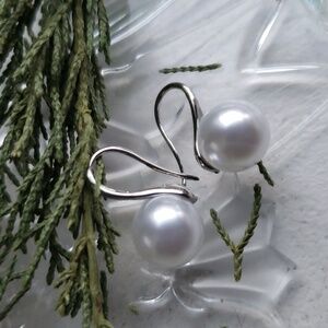18K Plated Silver Imitation Pearl Drop Earrings. NWT